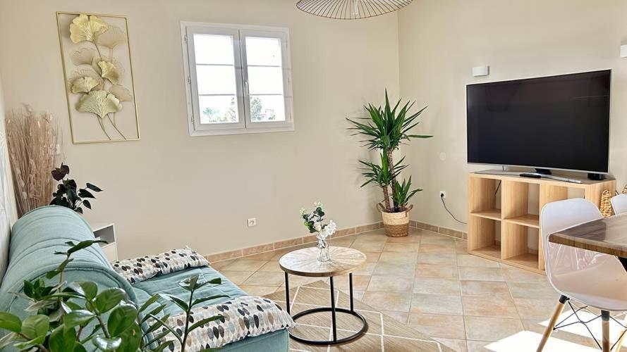 2 Hebergements - 10 Couchages - Parking, Piscine, Jacuzzi - Convivialite روكبرون-سور-أرجينس المظهر الخارجي الصورة