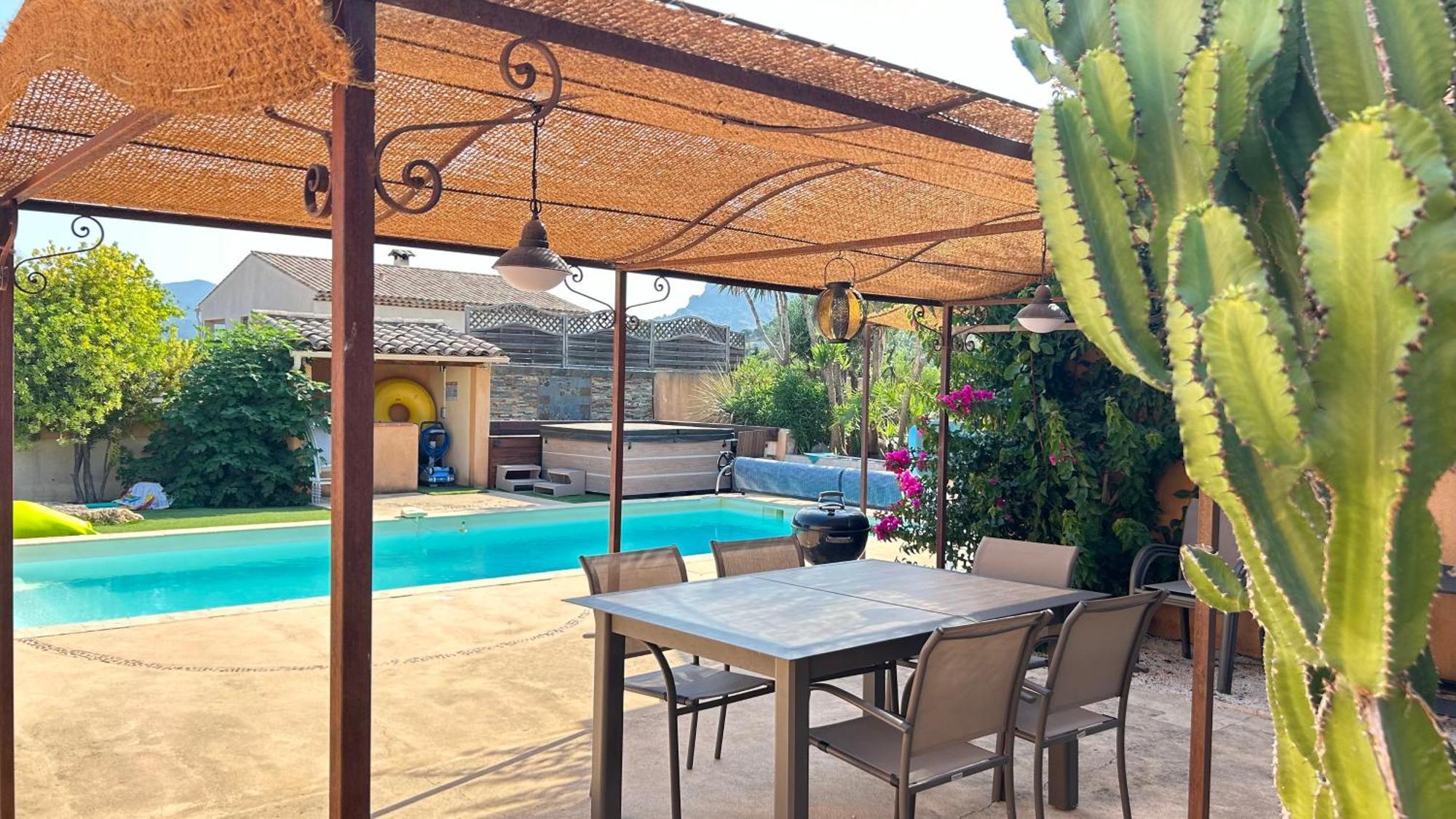 2 Hebergements - 10 Couchages - Parking, Piscine, Jacuzzi - Convivialite روكبرون-سور-أرجينس المظهر الخارجي الصورة